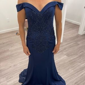 MGNY mother of the bride NAVY size 4 Style 72207